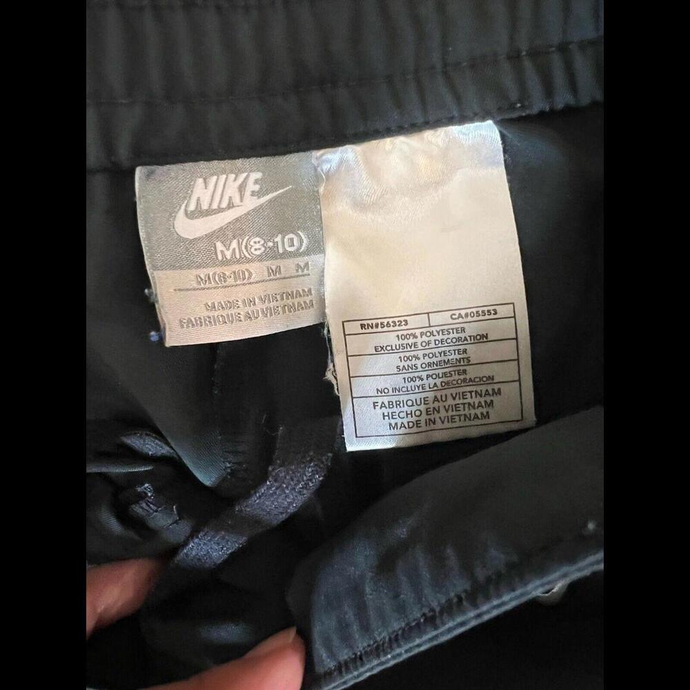 Nike Women’s Black Knit Bermuda Shorts M – Side Stripe, Zipper Pockets - Picture 7 of 7